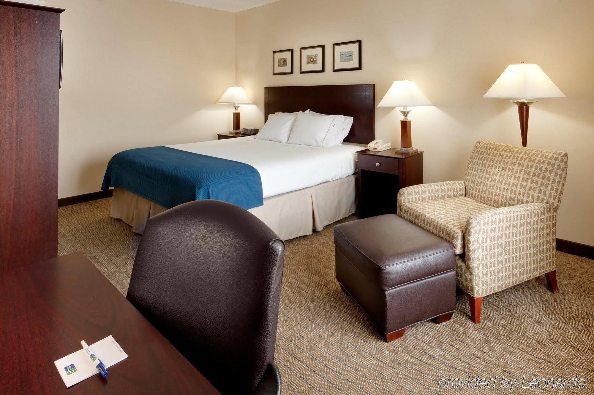 Holiday Inn Express Tower Center New Brunswick By Ihg East Brunswick Quarto foto